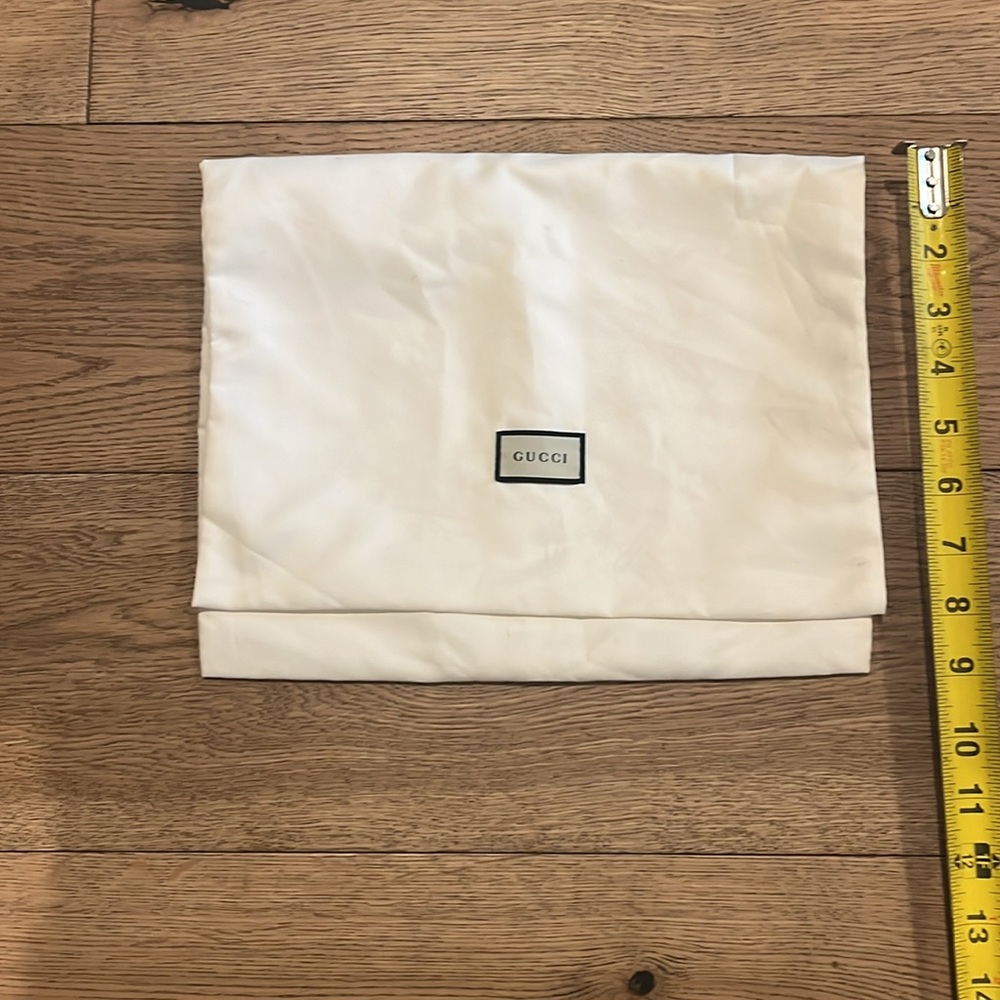 Gucci dust bag pre-owned a few stains